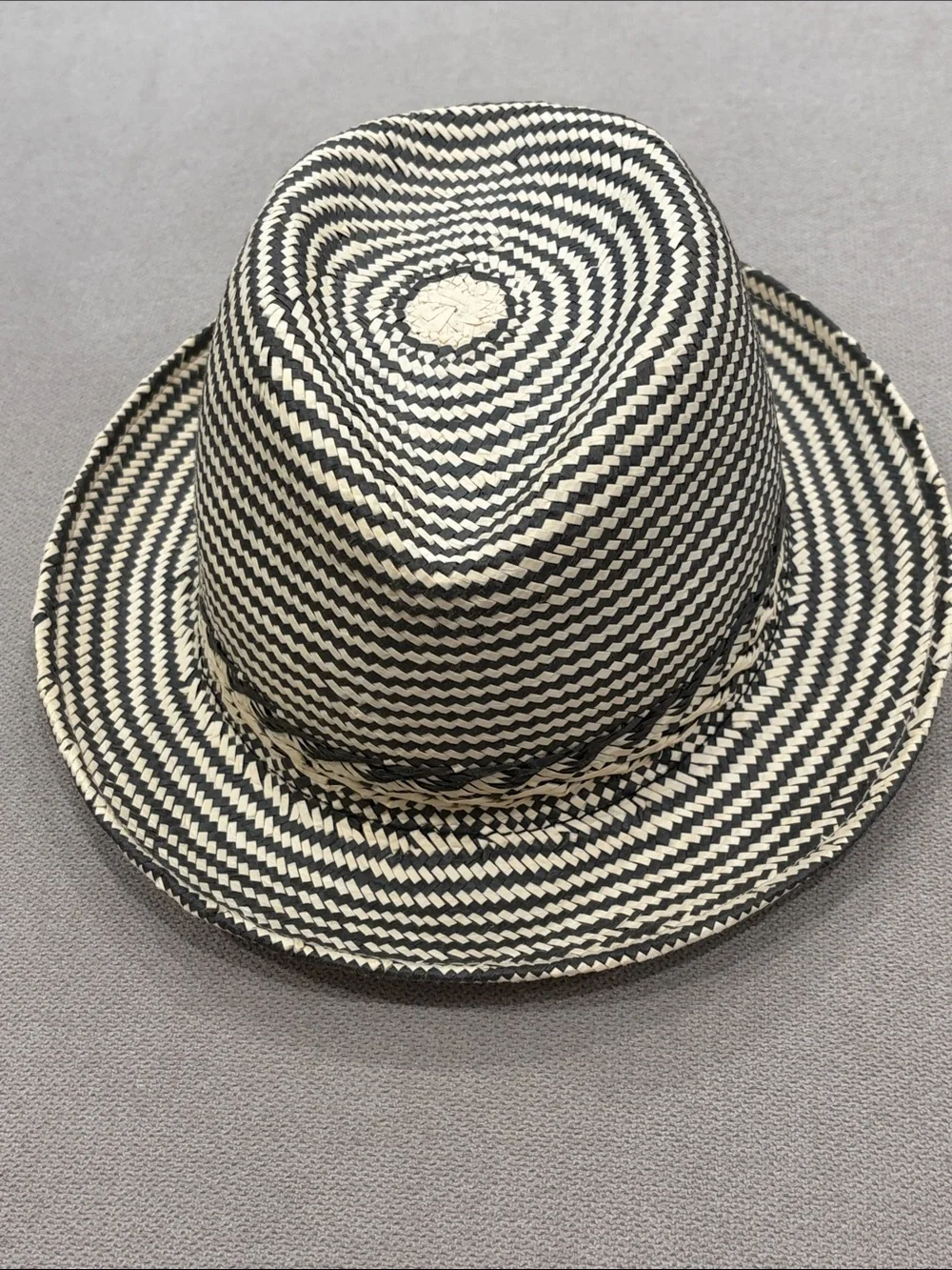 Club Monaco Black and Cream Straw Fedora Hat